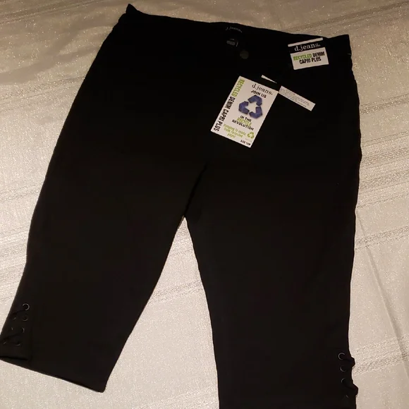 d. jeans NEW Black Lace-Up Hem Capri Pants Denim Bottoms NWT Women's 18 - Picture 4 of 15